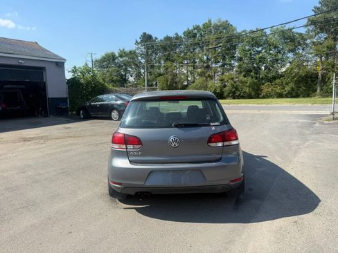 Used 2013 Volkswagen Golf 4-Door FWD image 4