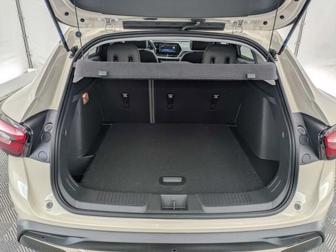 New 2026 Chevrolet Trax ACTIV w/ Sunroof Package FWD image 32