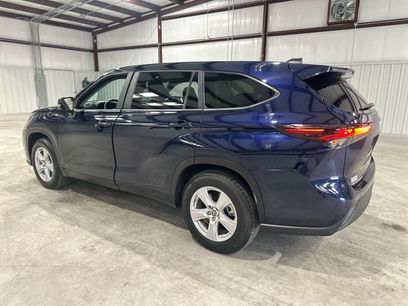 Used 2025 Toyota Highlander LE