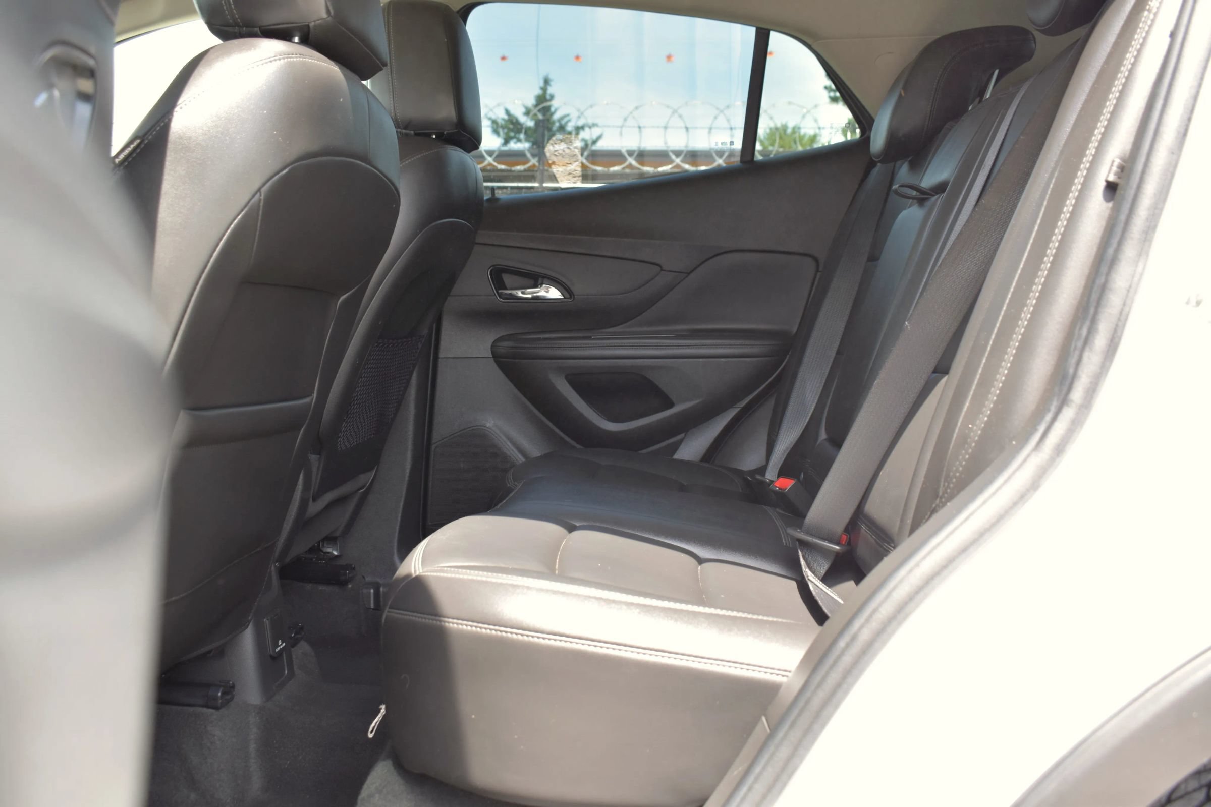 Used 2020 Buick Encore Essence FWD image 59