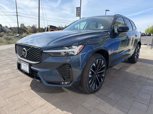New 2026 Volvo XC60 B5 Ultra w/ Climate Package AWD/4WD image 4