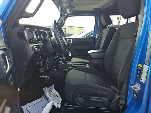 Used 2022 Jeep Gladiator Willys AWD/4WD image 7