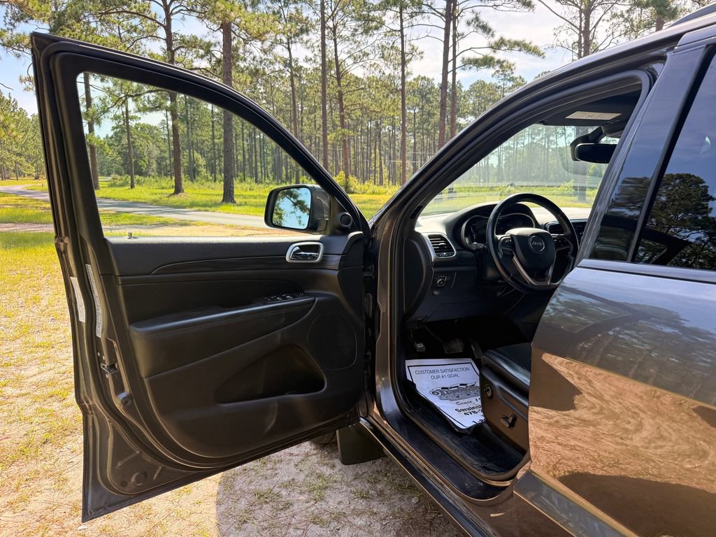 Used 2021 Jeep Grand Cherokee Altitude AWD/4WD image 11
