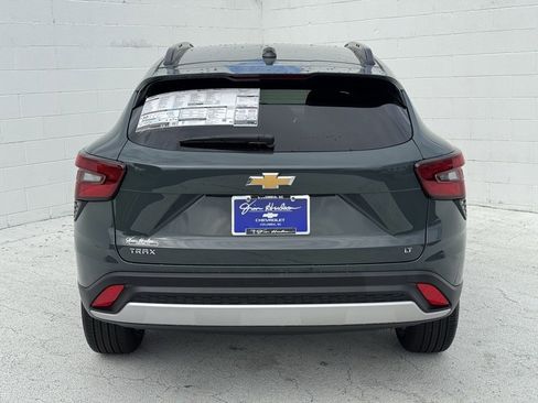 New 2025 Chevrolet Trax LT w/ Driver Confidence Package image 10