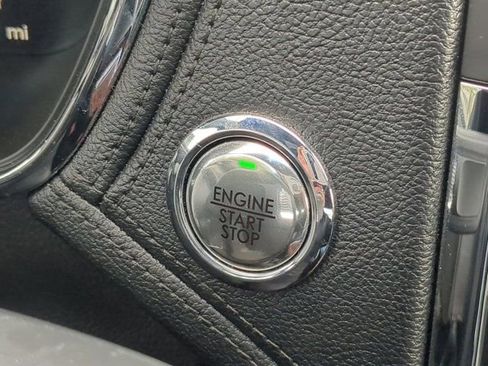 Used 2019 Lincoln Continental Premiere image 26