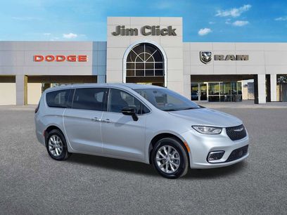 New 2026 Chrysler Pacifica Limited