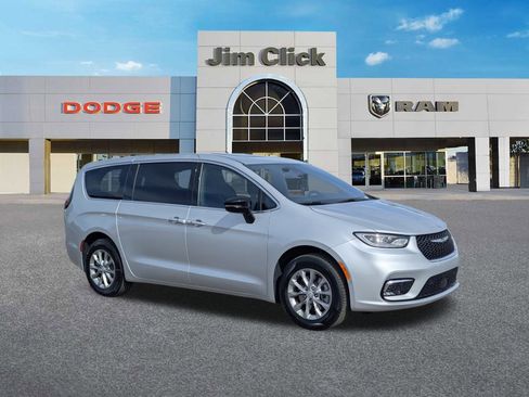 New 2026 Chrysler Pacifica Limited image 1