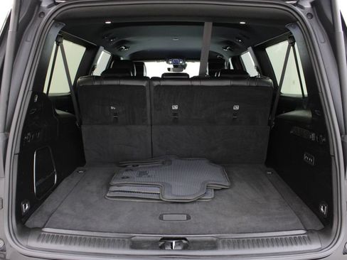 Used 2024 Jeep Wagoneer L Series II w/ Flexible Seating Group AWD/4WD image 31