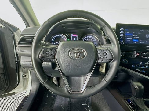 Used 2024 Toyota Camry SE image 15