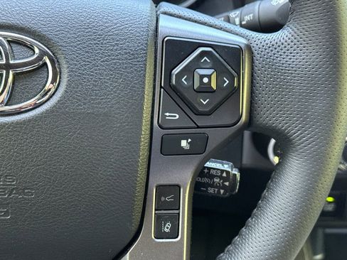 Used 2022 Toyota Tacoma TRD Sport w/ Technology Package AWD/4WD image 38