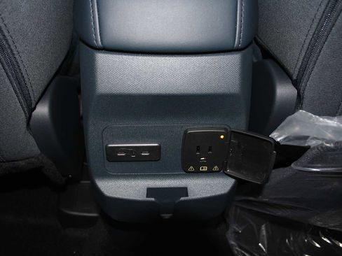 New 2025 Ford Maverick XLT w/ XLT Luxury Package image 27