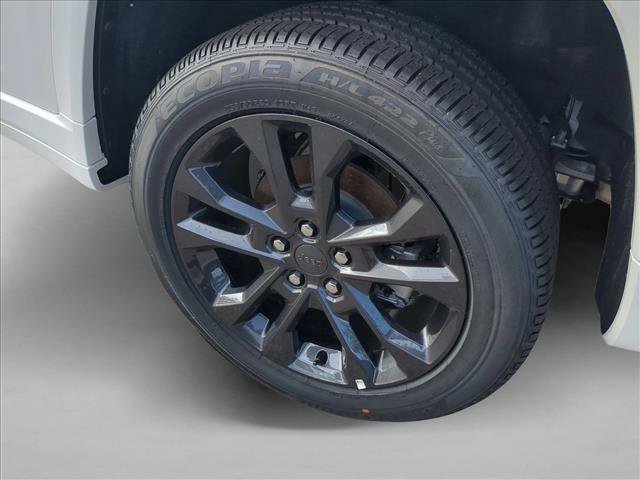 New 2026 Jeep Grand Cherokee Limited AWD/4WD image 10