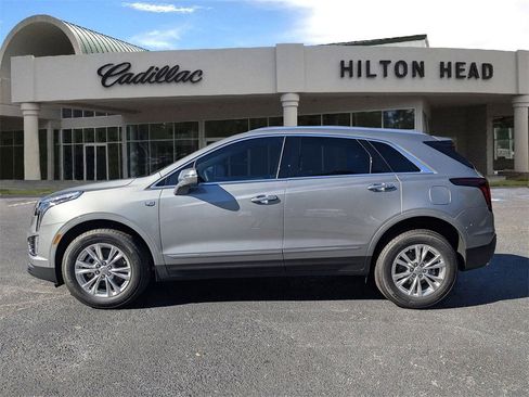 New 2026 Cadillac XT5 Luxury image 3