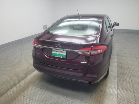 Used 2018 Ford Fusion SE w/ Fusion SE Technology Package FWD image 7