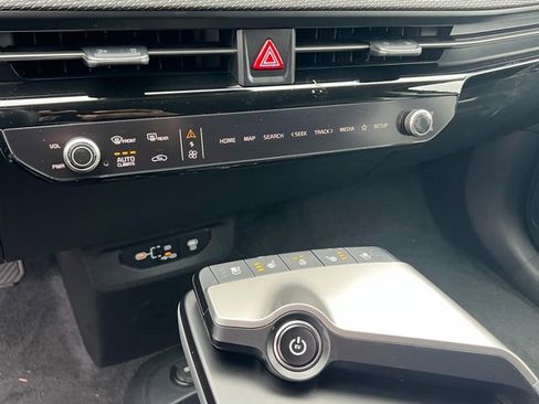 New 2025 Kia EV6 Wind AWD/4WD image 21