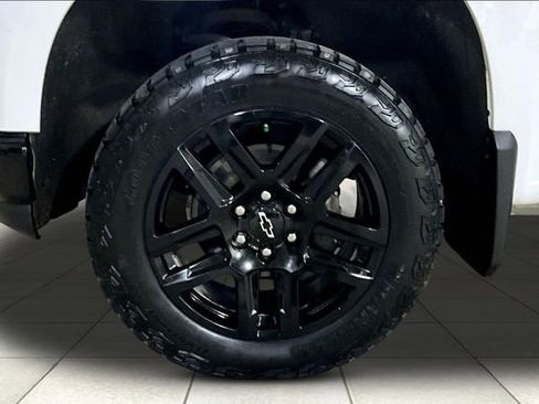 Used 2021 Chevrolet Silverado 1500 LT Trail Boss image 10