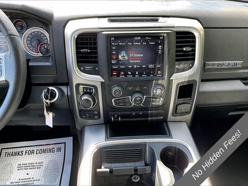 Used 2022 RAM 1500 Classic SLT w/ Electronics Group AWD/4WD image 6