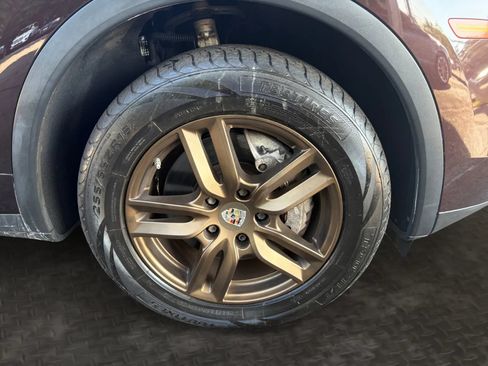 Used 2016 Porsche Cayenne AWD/4WD image 37