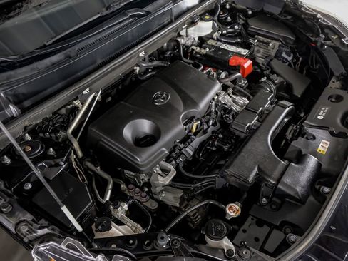 Used 2021 Toyota RAV4 LE FWD image 46