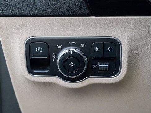 Used 2022 Mercedes-Benz GLA 250 4MATIC image 46