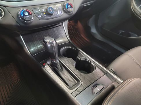 Used 2019 Chevrolet Impala LT image 16