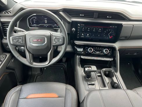 Used 2024 GMC Sierra 1500 AT4 w/ Technology Package AWD/4WD image 3