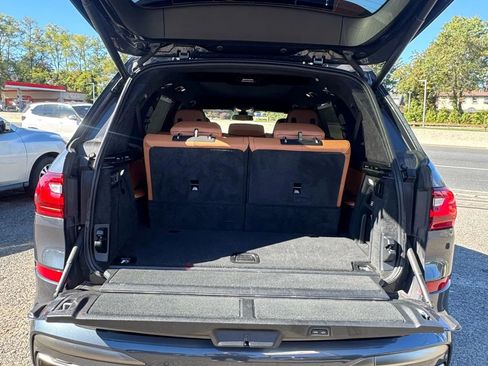 Used 2021 BMW X7 M50i w/ Executive Package image 17