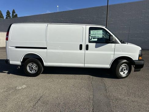New 2026 GMC Savana 2500 w/ Driver Convenience Package RWD image 3