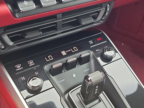 Used 2021 Porsche 911 Turbo image 23