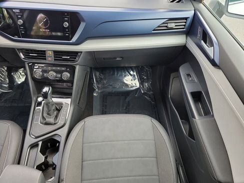 Used 2024 Volkswagen Taos SE image 15