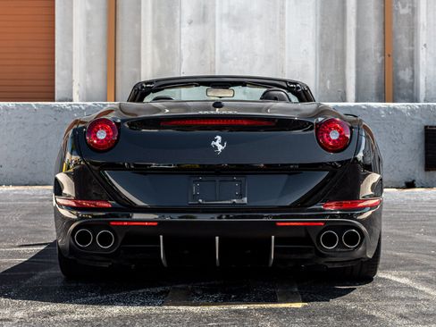 Used 2017 Ferrari California T RWD image 20