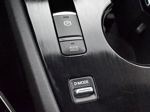 Used 2024 Nissan Rogue S image 19