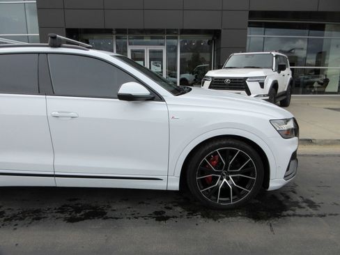 Used 2020 Audi Q8 Prestige w/ Prestige Package image 14