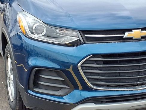 Used 2020 Chevrolet Trax LT w/ LT Convenience Package image 24