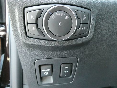 Used 2019 Ford F150 XLT w/ Equipment Group 302A Luxury AWD/4WD image 26