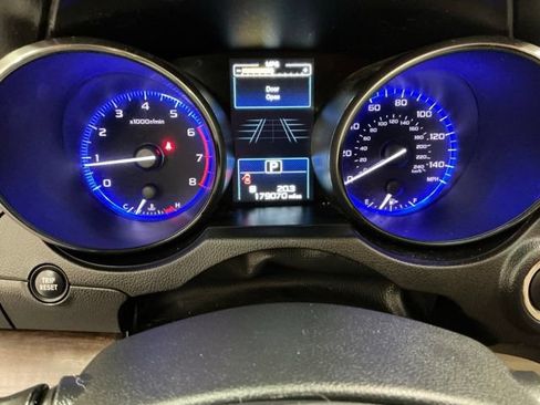 Used 2017 Subaru Outback 2.5i Limited AWD/4WD image 32