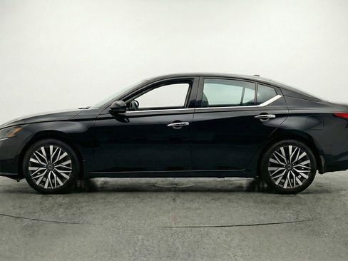 Used 2025 Nissan Altima 2.5 SV image 5