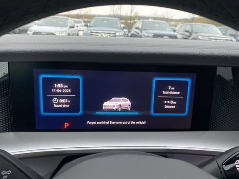 New 2025 Volkswagen Tiguan SE R-Line image 17