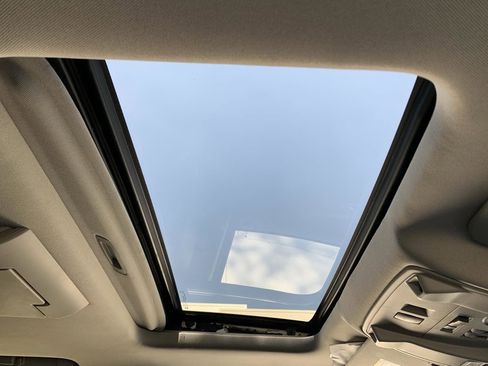 Used 2016 Cadillac Escalade Premium image 35