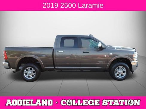 Used 2019 RAM 2500 Laramie AWD/4WD image 2