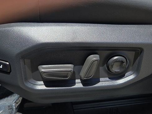 Certified 2025 Toyota Tundra Platinum AWD/4WD image 19