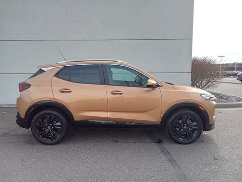 Used 2024 Buick Encore GX Sport Touring image 2