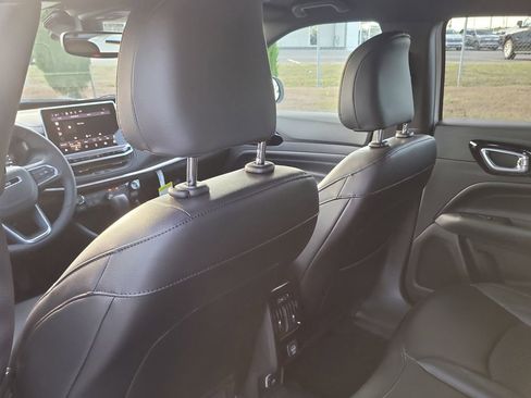 New 2026 Jeep Compass Latitude AWD/4WD image 12