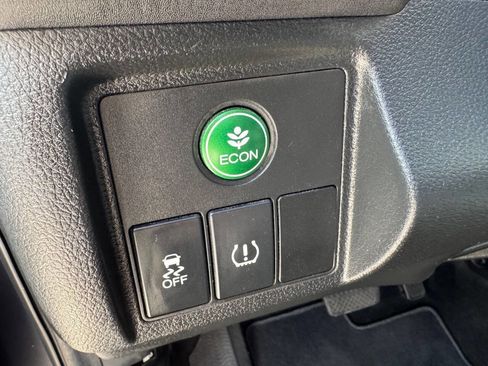 Used 2017 Honda HR-V EX image 16
