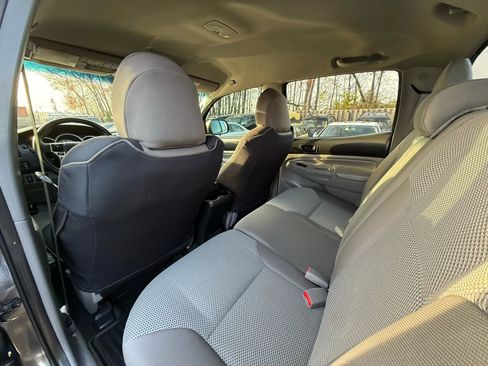 Used 2015 Toyota Tacoma 4x4 Double Cab image 18