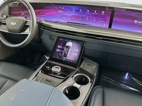 Used 2025 Cadillac Escalade IQ Luxury 2 w/ LPO, Premium Carpet Package AWD/4WD image 6