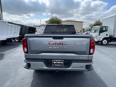 New 2026 GMC Sierra 1500 SLE w/ Preferred Package RWD image 6
