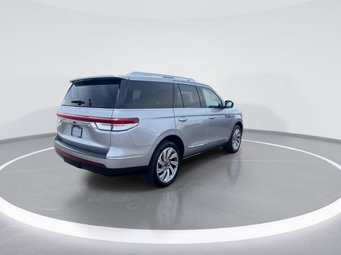 Used 2023 Lincoln Navigator Reserve AWD/4WD image 8