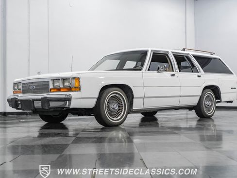 Used 1990 Ford LTD Crown Victoria image 21