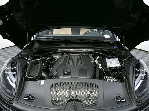 New 2026 Porsche Macan Turbo AWD/4WD image 33